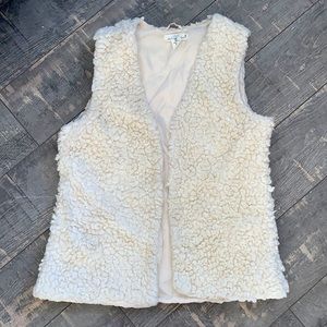 Women’s medium Sherpa vest from H&M